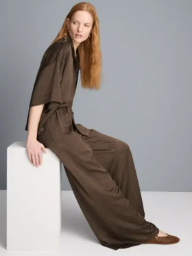 Pantalones de satén con textura y pierna recta