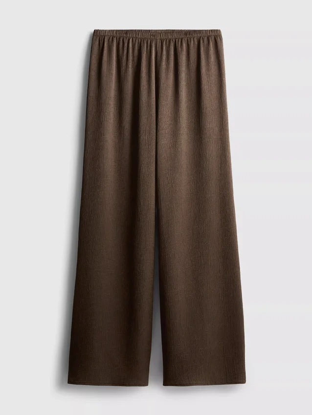 Pantalones de satén con textura y pierna recta