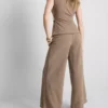 Pantalones de tiro medio y pierna ancha