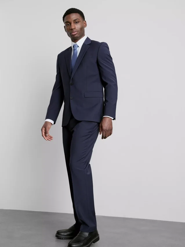 Pantalones de traje clásicos de corte regular