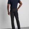 Pantalones de traje clásicos de corte regular
