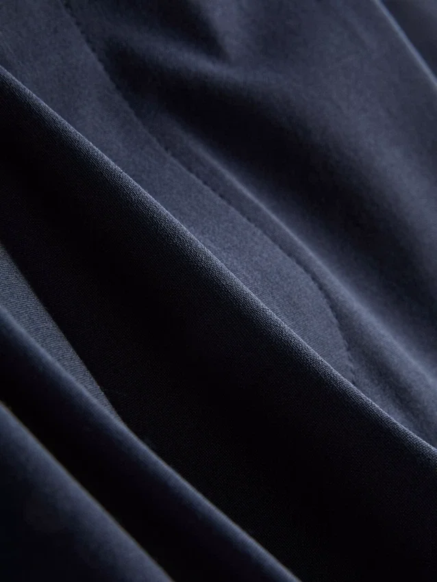Pantalones de traje clásicos de corte regular