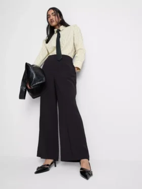Pantalones elegantes de pierna ancha