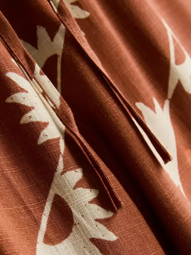 Pantalones estampados de pierna ancha