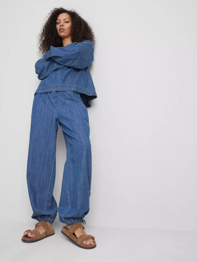 Pantalones harem de denim con alto contenido de algodón de Paula Echevarría