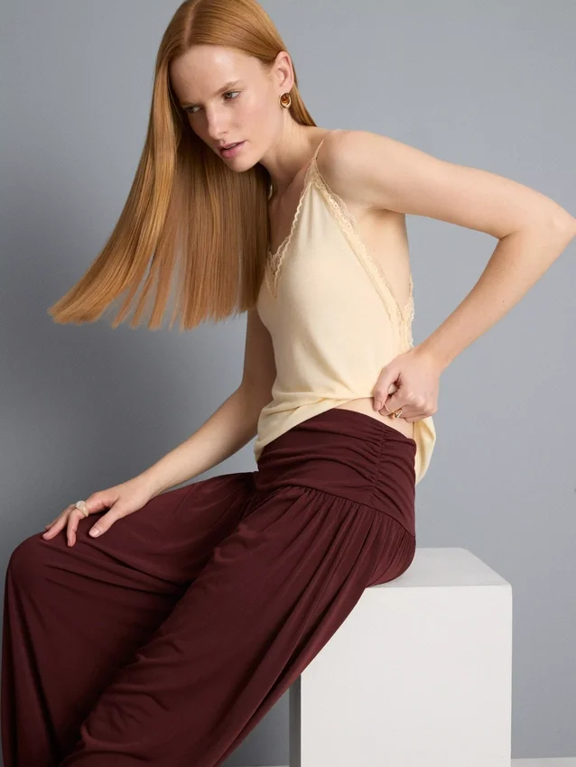 Pantalones harén drapeados