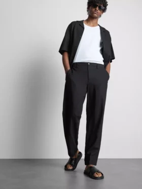 Pantalones holgados de mezcla de lino de The Edit