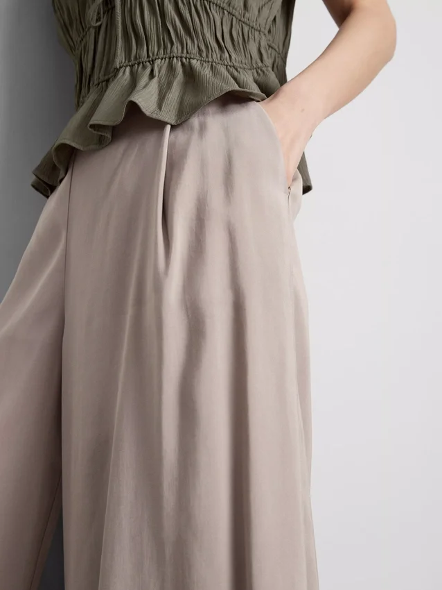Pantalones tipo culotte de tiro medio y pierna ancha