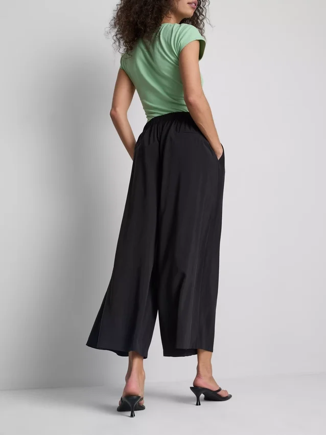 Pantalones tipo culotte de tiro medio y pierna ancha
