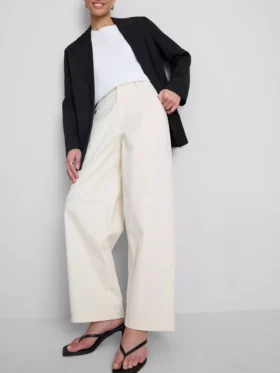 Pantalones utilitarios de corte acampanado con alto contenido de algodón