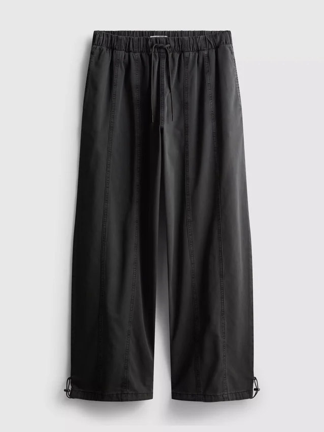 Pantalones utilitarios de pierna ancha con detalle de costura