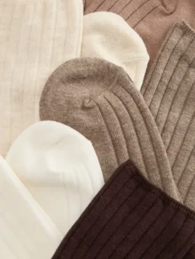 Paquete de 5 pares de calcetines de cuello corto de colores variados con alto contenido de algodón