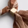Pañuelo con estampado de rombos