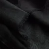 Pañuelo ligero con bordes deshilachados