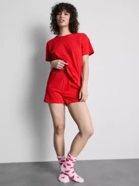 Pijama de camiseta y pantalones cortos