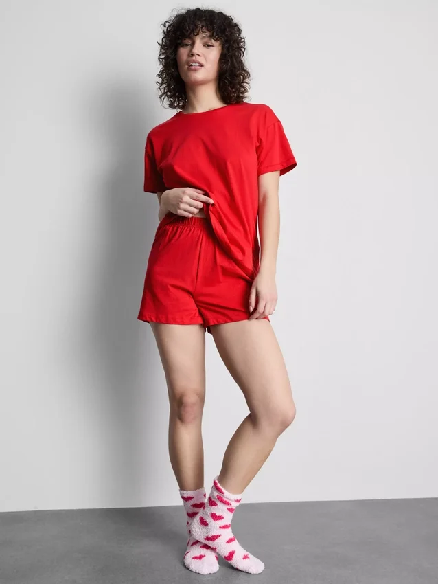 Pijama de camiseta y pantalones cortos
