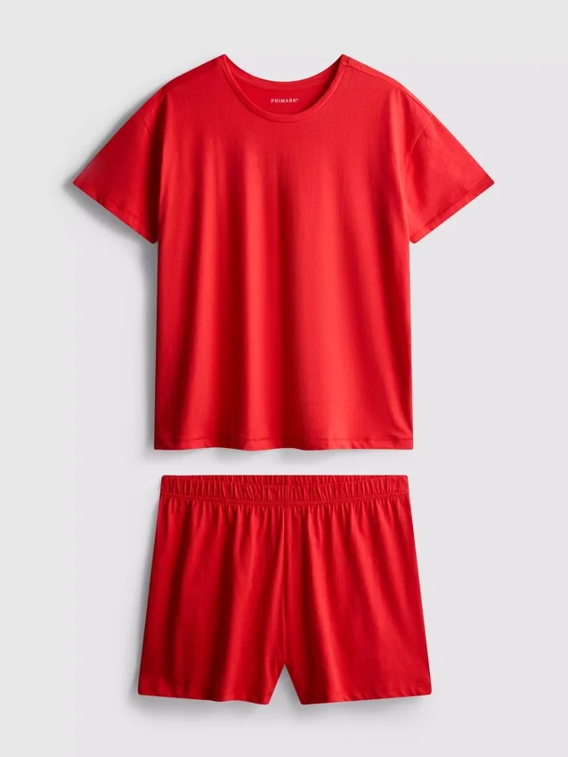 Pijama de camiseta y pantalones cortos