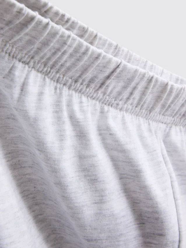 Pijama de camiseta y pantalones cortos