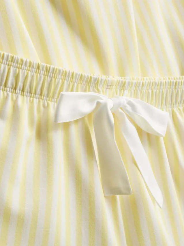 Pijama de camisola y pantalones cortos