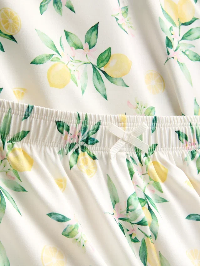 Pijama de camisola y pantalones cortos