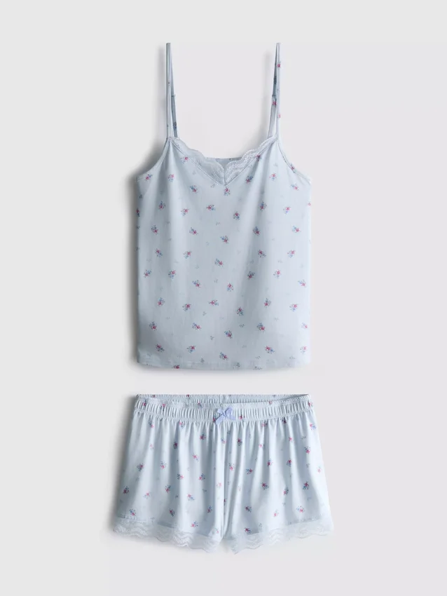 Pijama de camisola y pantalones cortos estampados