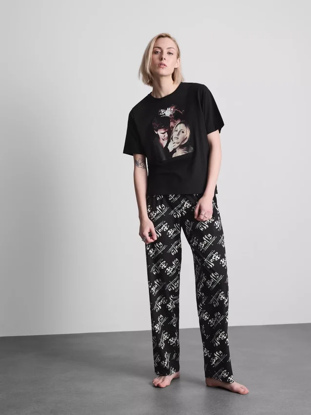 Pijamas con estampado de Buffy, la cazavampiros