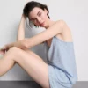 Pijamas cortos con camiseta de tirantes a rayas
