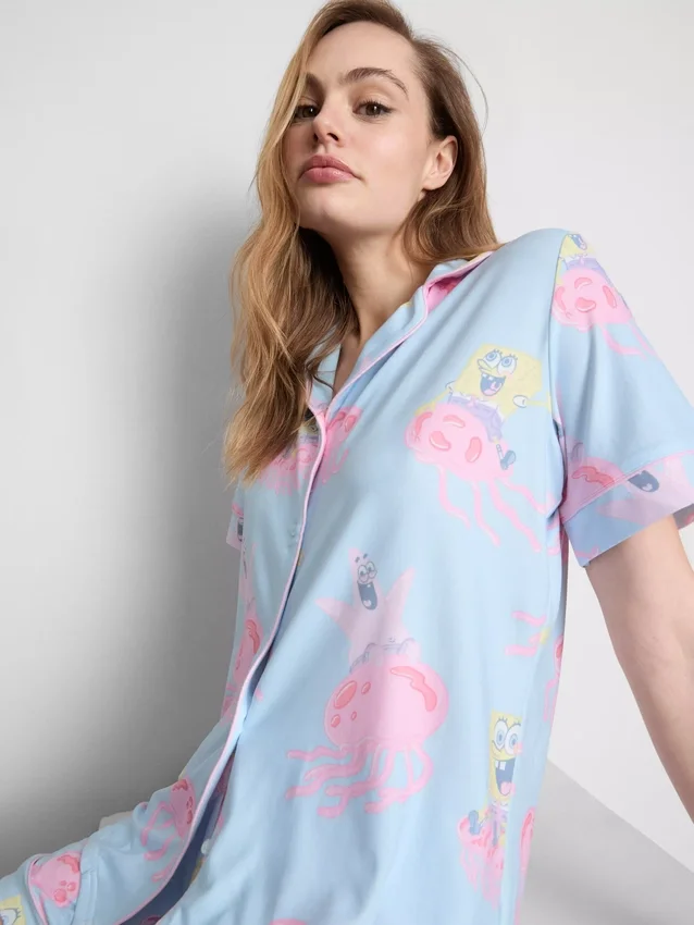 Pijamas cortos estilo boyfriend con estampado de Bob Esponja