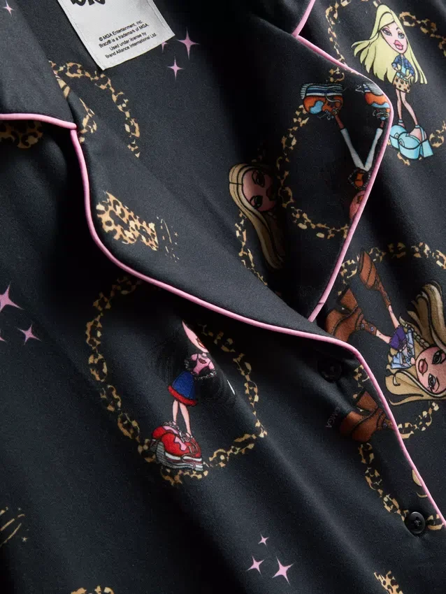 Pijamas cortos estilo boyfriend con estampado de Bratz