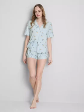 Pijamas cortos estilo boyfriend con estampado de desayuno