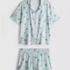 Pijamas cortos estilo boyfriend con estampado de desayuno