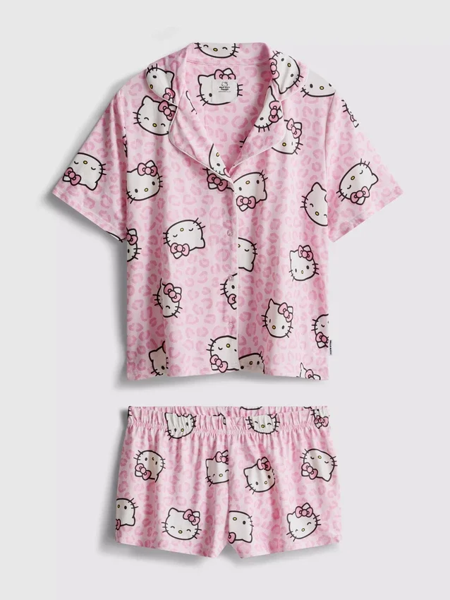Pijamas cortos estilo boyfriend de Hello Kitty