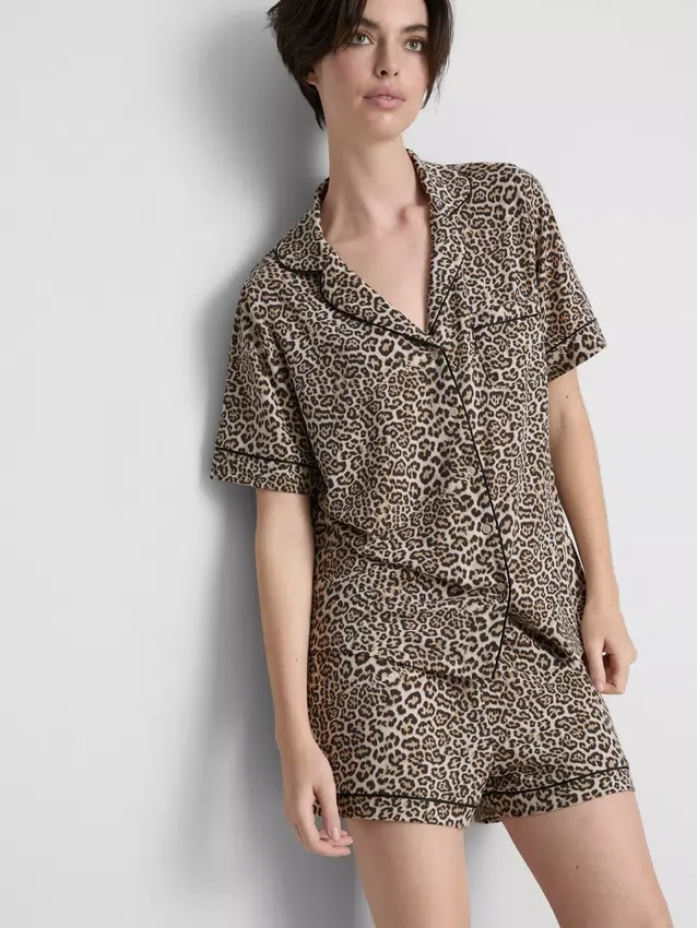 Pijamas cortos estilo boyfriend estampados