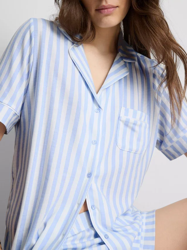 Pijamas cortos estilo boyfriend estampados