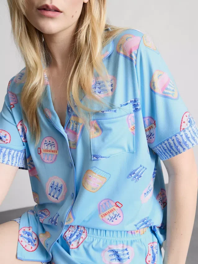 Pijamas cortos estilo boyfriend estampados
