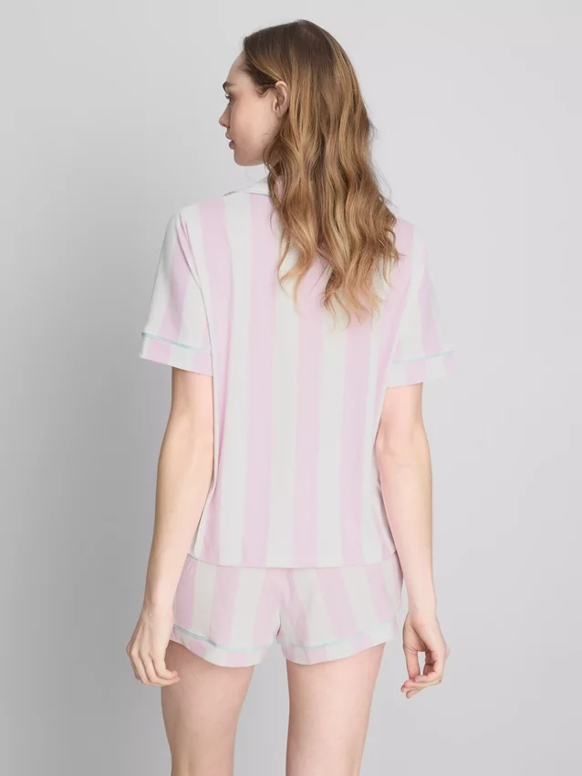 Pijamas cortos estilo boyfriend estampados