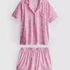Pijamas cortos estilo boyfriend estampados