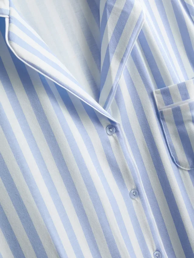 Pijamas cortos estilo boyfriend estampados