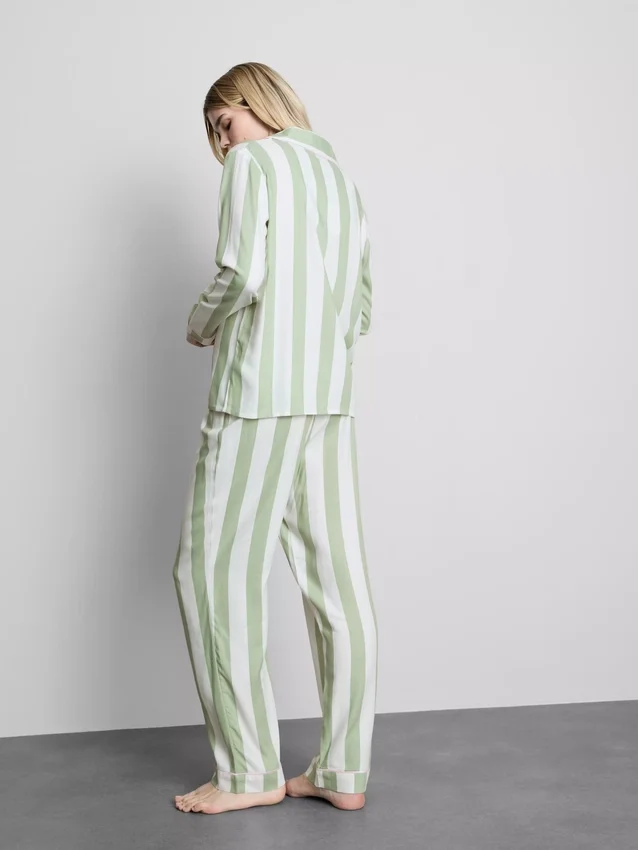 Pijamas de algodón a rayas estilo boyfriend