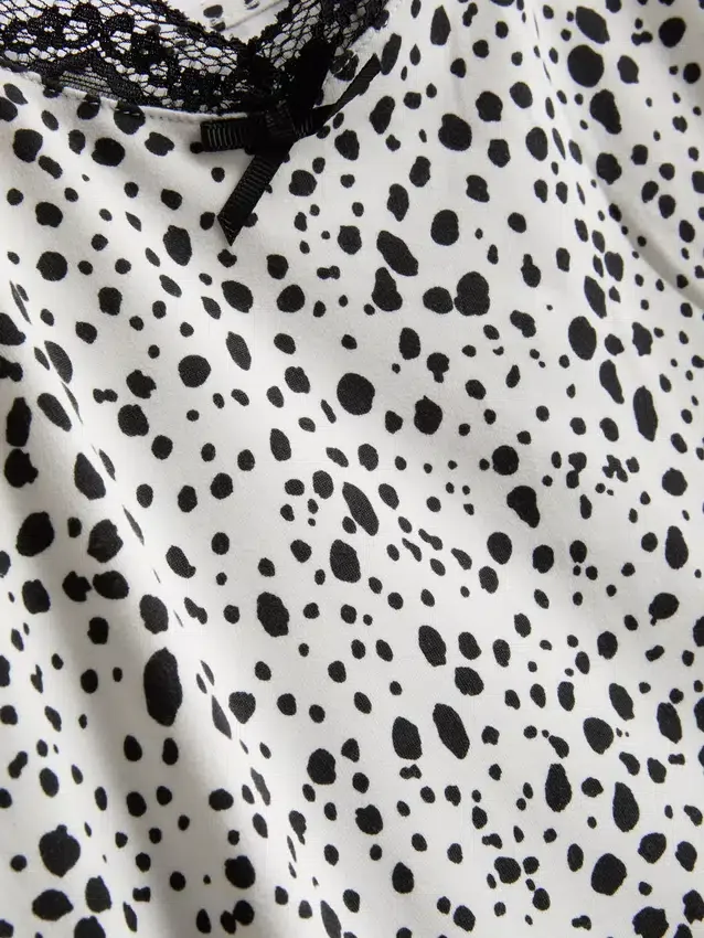 Pijamas de camisola y shorts estampados