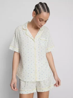 Pijamas de pantalones cortos estilo boyfriend estampados