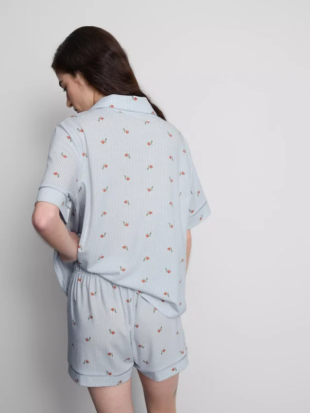 Pijamas de pantalones cortos estilo boyfriend estampados