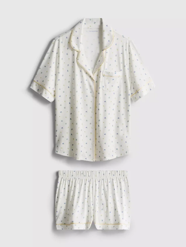 Pijamas de pantalones cortos estilo boyfriend estampados