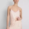 Pijamas de pantalones cortos y camiseta sin mangas