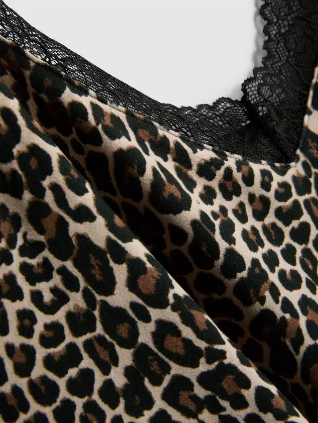 Pijamas de pantalones cortos y camiseta sin mangas