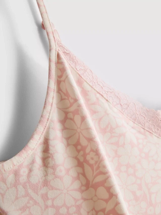 Pijamas de pantalones cortos y camiseta sin mangas