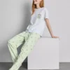 Pijamas estampados de algodón con cuello redondo