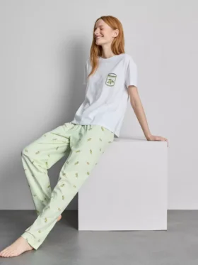 Pijamas estampados de algodón con cuello redondo