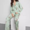 Pijamas estilo boyfriend a rayas de Bambi de Disney
