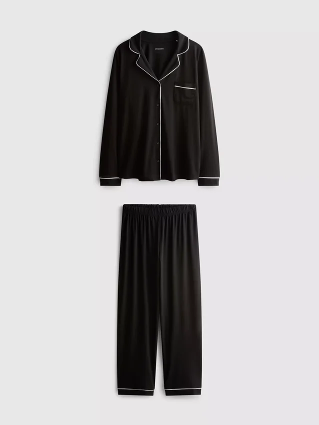 Pijamas estilo boyfriend con ribetes en contraste